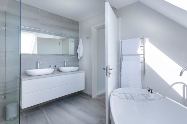 modern-minimalist-bathroom-g78f3c85a8_1280